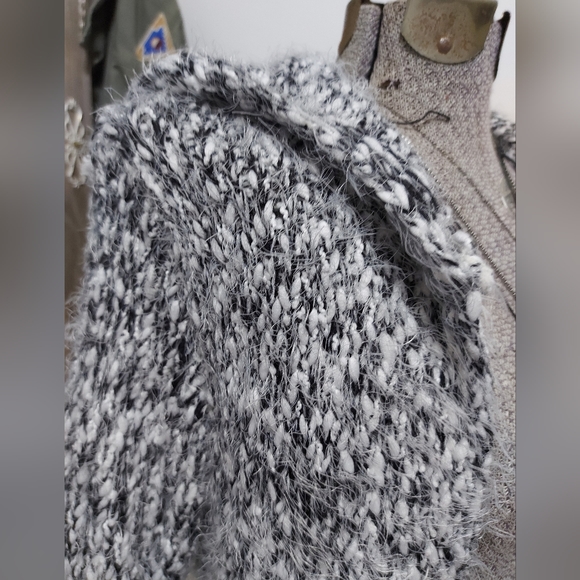 Woven heart open jacket - Picture 3 of 11